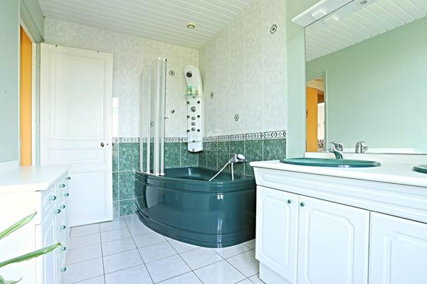 Maison Nanterre de 191 m² au sol €849 000 ** - Référence 15261