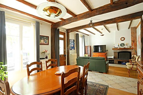 Maison Nanterre de 191 m² au sol €849 000 ** - Référence 15261