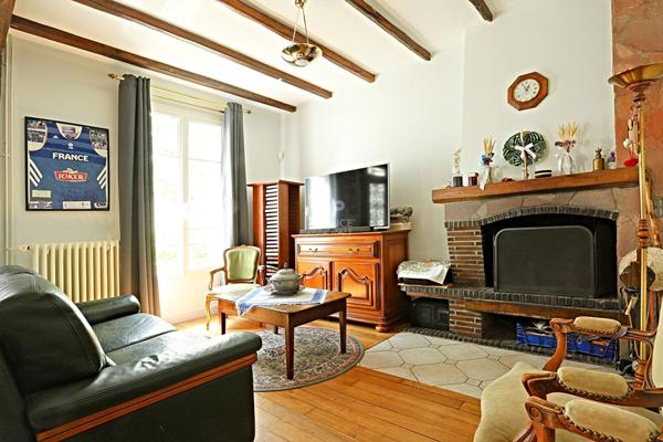 Maison Nanterre de 191 m² au sol €849 000 ** - Référence 15261