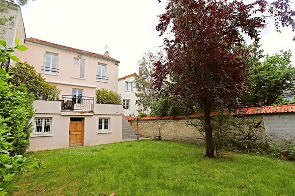 Maison Nanterre de 191 m² au sol €849 000 ** - Référence 15261