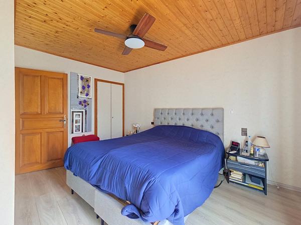 Maison
         5 pièces
        - 88 m² Exclusivité 298 000 € *