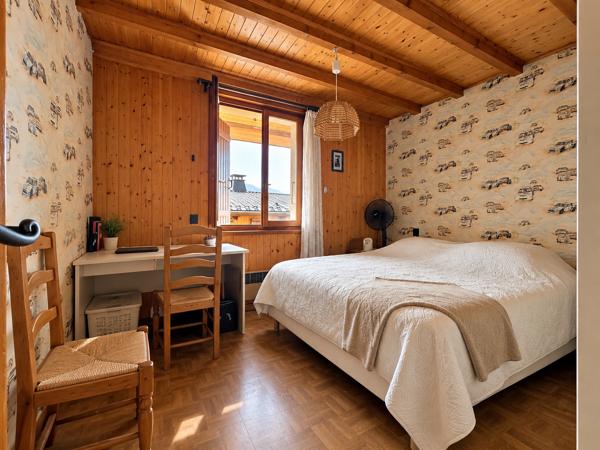 Maison
         5 pièces
        - 88 m² Exclusivité 298 000 € *
