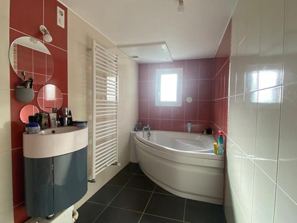 MAISON SAINTE PAZANNE 44680 - 5 CHAMBRES - BUDGET 317 200  HAI