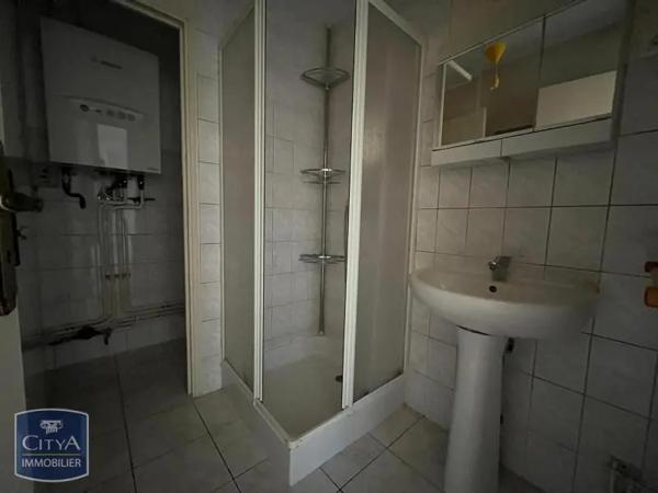Appartement à louer 2 pièces 38m² Bourges (18000)