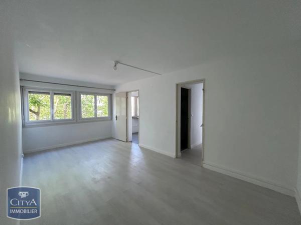 Appartement à louer 3 pièces 55.8m² Blois (41000)