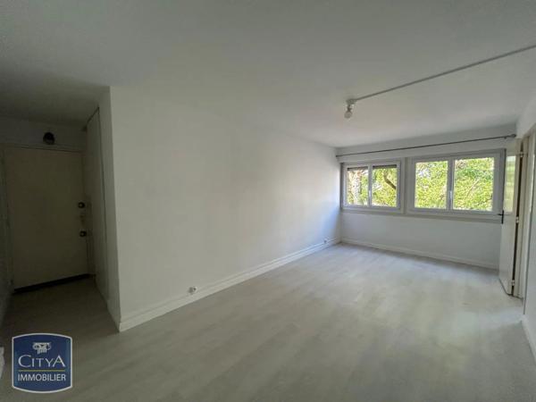 Appartement à louer 3 pièces 55.8m² Blois (41000)