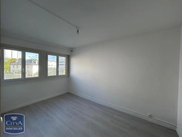 Appartement à louer 3 pièces 55.8m² Blois (41000)
