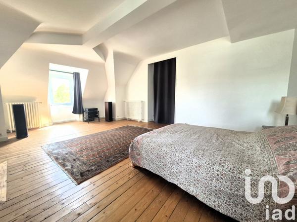 Maison 13 pièces de 365 m² à Rennes (35700)
