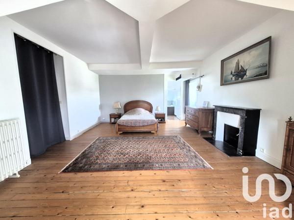 Maison 13 pièces de 365 m² à Rennes (35700)