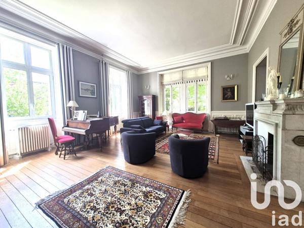 Maison 13 pièces de 365 m² à Rennes (35700)