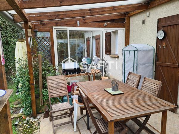 Havre de paix avec vue, terrain arboré, proche commodités