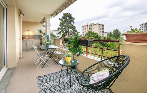 APPARTEMENT T4 AVEC BALCON + PLACE DE PARKING + CAVE