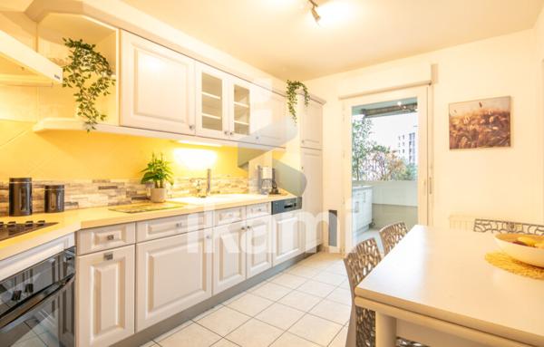 APPARTEMENT T4 AVEC BALCON + PLACE DE PARKING + CAVE