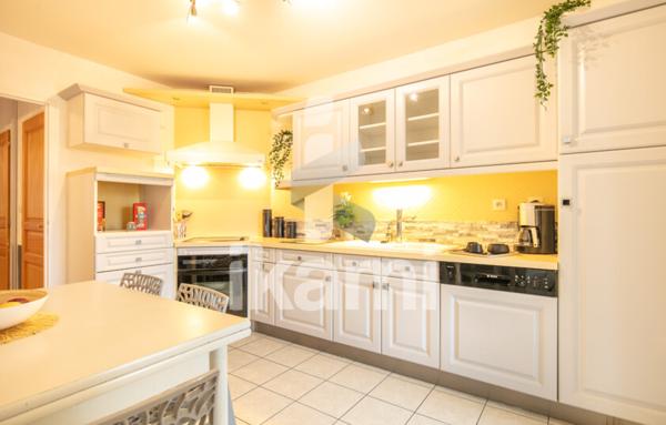 APPARTEMENT T4 AVEC BALCON + PLACE DE PARKING + CAVE