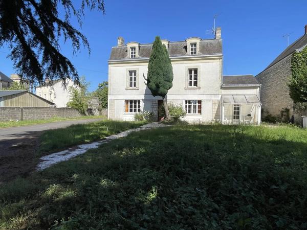Maison bourgeoise avec terrain et hangar