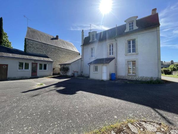 Maison bourgeoise avec terrain et hangar