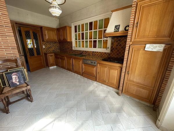 Maison bourgeoise avec terrain et hangar