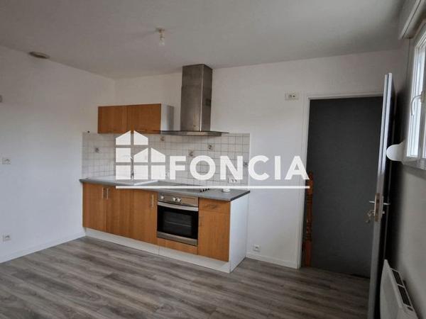 Location Appartement 2 pièces 43.15 m² - 7 RUE LOUIS PERIN 1er étage Rethel 08300