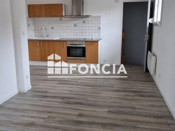 Location Appartement 2 pièces 43.15 m² - 7 RUE LOUIS PERIN 1er étage Rethel 08300