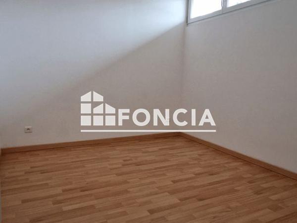 Location Appartement 2 pièces 43.15 m² - 7 RUE LOUIS PERIN 1er étage Rethel 08300