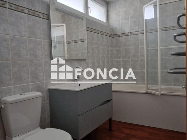 Location Appartement 2 pièces 43.15 m² - 7 RUE LOUIS PERIN 1er étage Rethel 08300