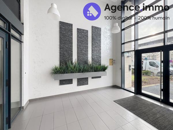 À vendre - T2, 2 pièces situé à Saint-Cyr-sur-Loire (37540)