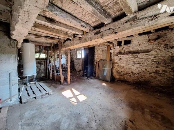 LONGERE ET DEPENDANCES