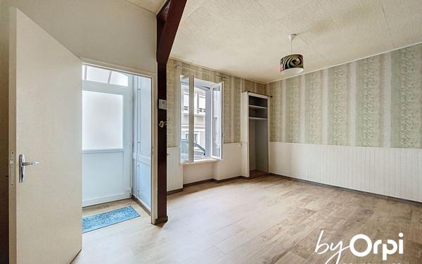 Maison à vendre    3 pièces • 84 m2 Saint-Éloy-les-Mines