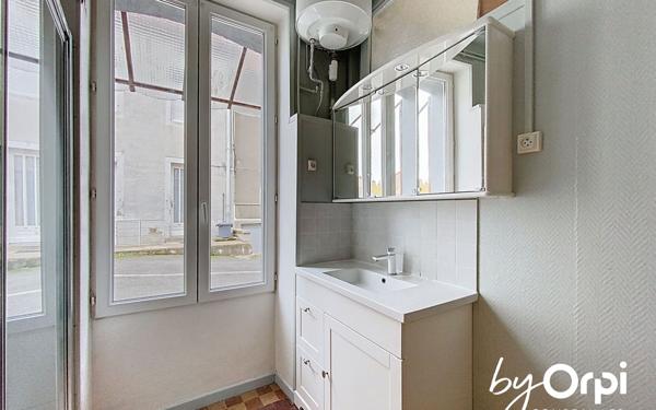 Maison à vendre    3 pièces • 84 m2 Saint-Éloy-les-Mines