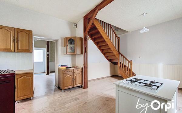 Maison à vendre    3 pièces • 84 m2 Saint-Éloy-les-Mines