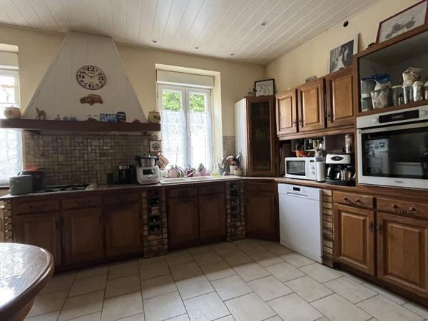 Maison à vendre |  Pons |  4 pièces | 159 m²