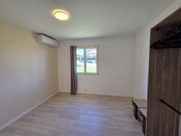 Maison d’habitation 5 chambres sur sous-sol/garage le tout sur terrain clos