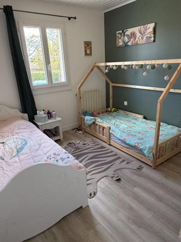 Vente                                                      Maison
                        
                     13 pièces                      208 m2                     à Créon