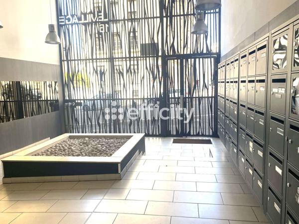 Appartement
         1 pièce
        - 49 m² Exclusivité 160 000 € *