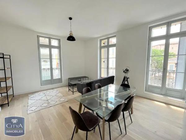 Appartement à louer 3 pièces 63.76m² Marseille (13002)