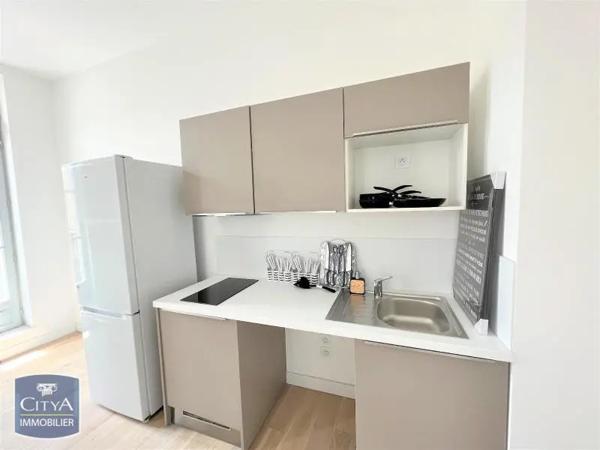Appartement à louer 3 pièces 63.76m² Marseille (13002)