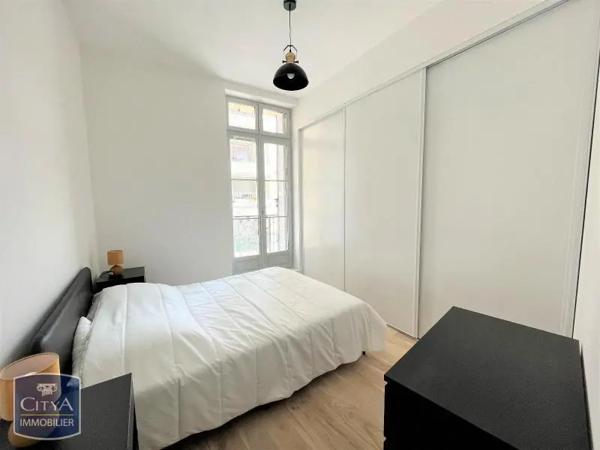 Appartement à louer 3 pièces 63.76m² Marseille (13002)