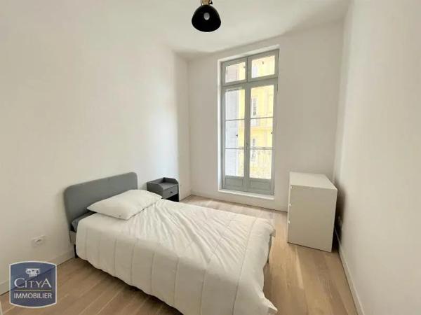 Appartement à louer 3 pièces 63.76m² Marseille (13002)