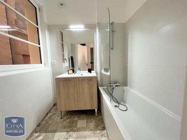 Appartement à louer 3 pièces 63.76m² Marseille (13002)