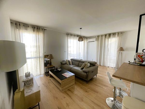 Appartement Mauguio 3 pièce(s) 65.5 m2 avec Grande Terrasse en L - Dernier Etage