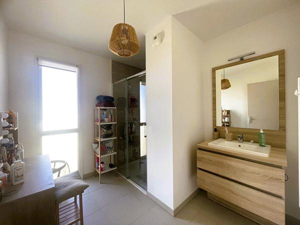 Appartement Mauguio 3 pièce(s) 65.5 m2 avec Grande Terrasse en L - Dernier Etage