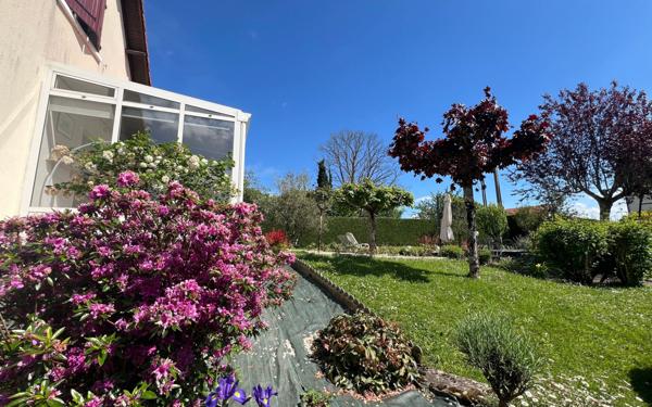 Maison à vendre    4 pièces • 136,85 m2 Saint-Yrieix-la-Perche