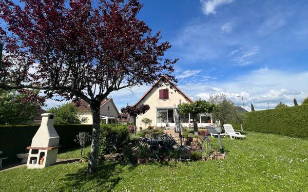 Maison à vendre    4 pièces • 136,85 m2 Saint-Yrieix-la-Perche