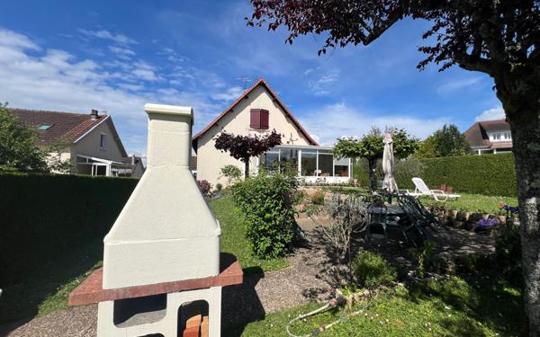 Maison à vendre    4 pièces • 136,85 m2 Saint-Yrieix-la-Perche