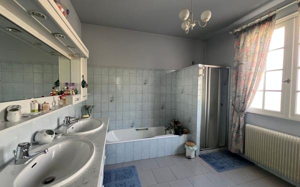 Maison à vendre    4 pièces • 136,85 m2 Saint-Yrieix-la-Perche