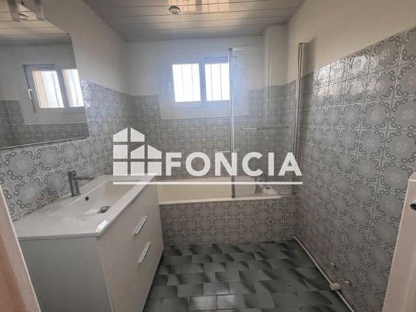 Location Appartement 4 pièces 77.7 m² - 372 AVENUE LOUIS BOZZO Toulon 83000