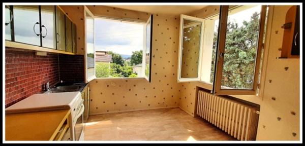 MAISON A RENOVER DANS QUARTIER RECHERCHE