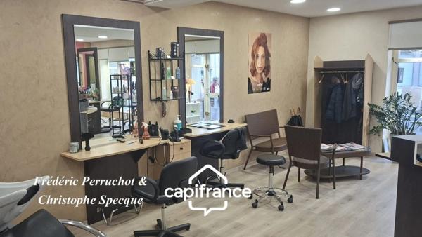 Puy de Dome CHABRELOCHE (63): A vendre salon de coiffure Homme et Femme