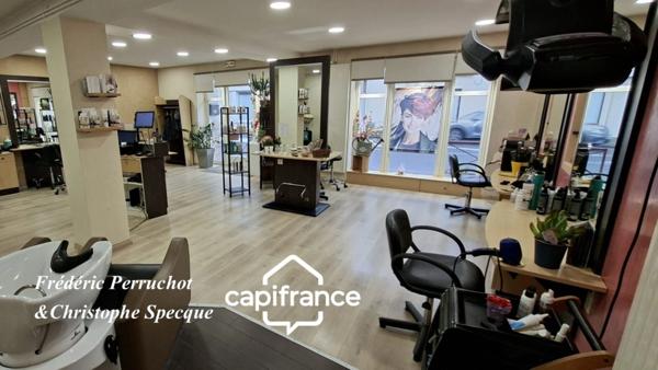 Puy de Dome CHABRELOCHE (63): A vendre salon de coiffure Homme et Femme
