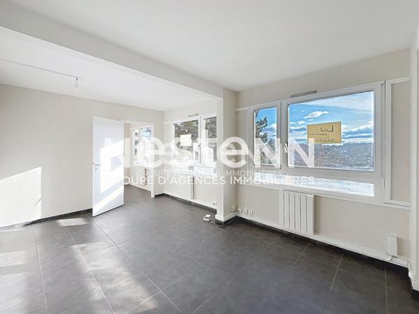 Local professionnel rénové Centre Ville Franklin Roosevelt - 69500 BRON